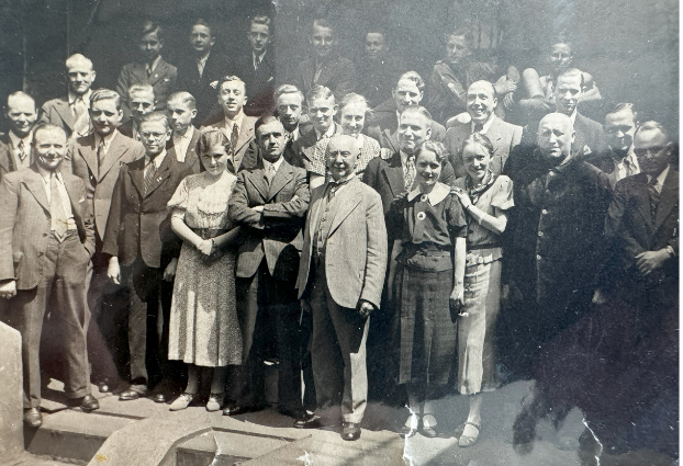 Gruppenbild der Angestellten, ca. aus den 1920 er Jahren